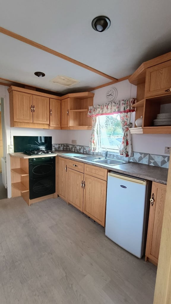 **Static caravan to rent long term**