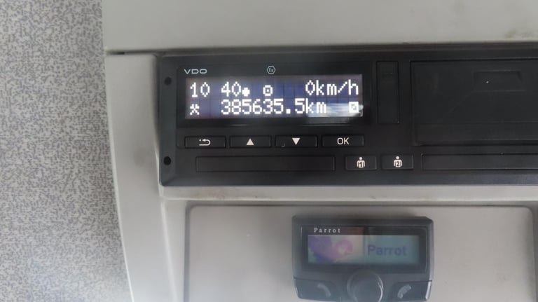 2011 Iveco Stralis 26.310 6x2 fitted with atlas 105.2 brick grab euro5