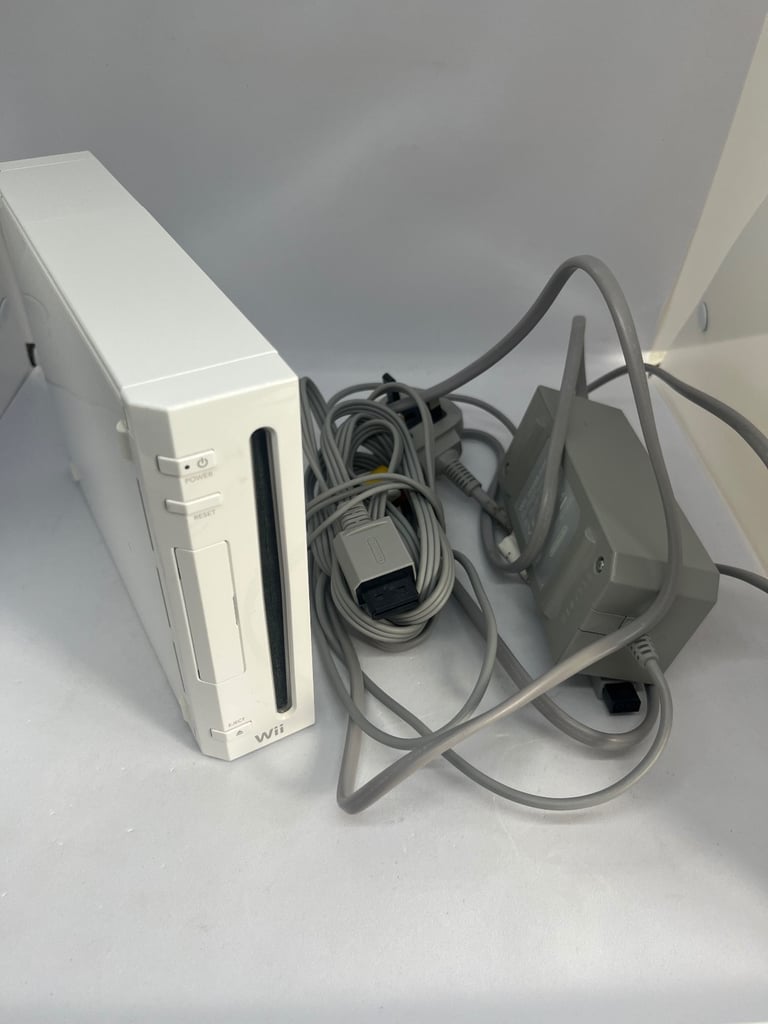 image for Nintendo Wii White Game Console GameCube Compatible with Power Bank Tested.