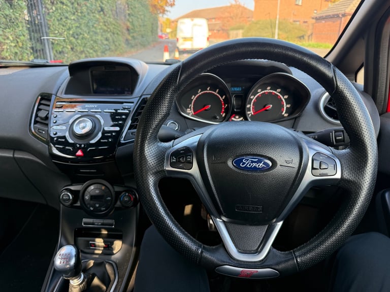 Ford, FIESTA, Hatchback, 2014, Manual, 1596 (cc), 3 doors