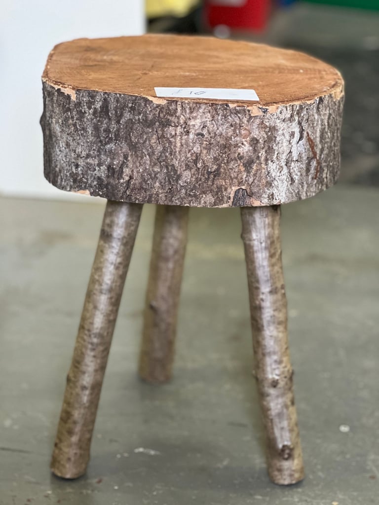 image for Rustic tripod garden table