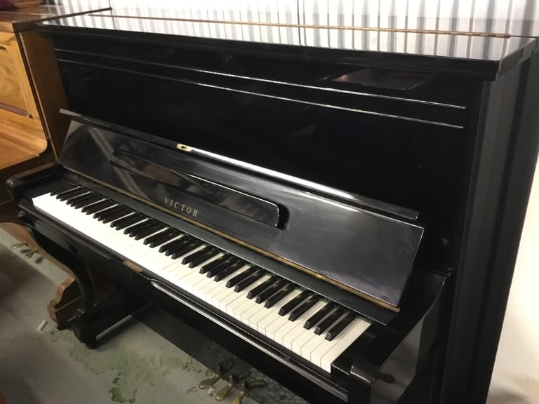 VICTOR UPRIGHT PIANO