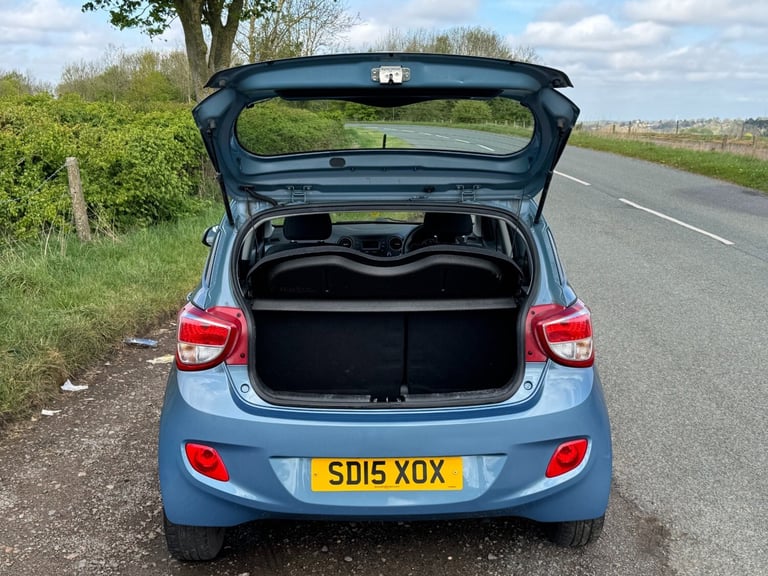 LOW MILEAGE + 2 KEYS