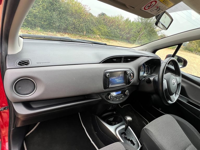 2016 Toyota Yaris 1.5 VVT-h Icon E-CVT Euro 6 5dr HATCHBACK Petrol/Electric Hybrid Automatic