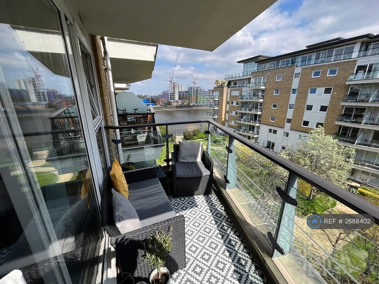 2 bedroom flat in Anchor House, London, SW18 (2 bed) (#2688402)