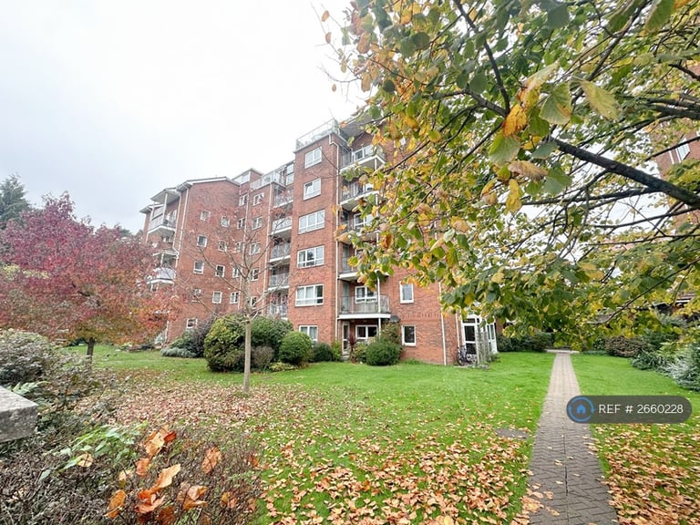 2 bedroom flat in Linden Hall, Bournemouth, BH1 (2 bed) (#2660228)