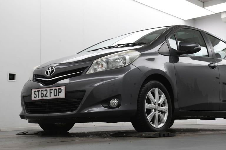 2012 Toyota Yaris 1.33 VVT-i T Spirit 5dr Multidrive S HATCHBACK PETROL Automatic
