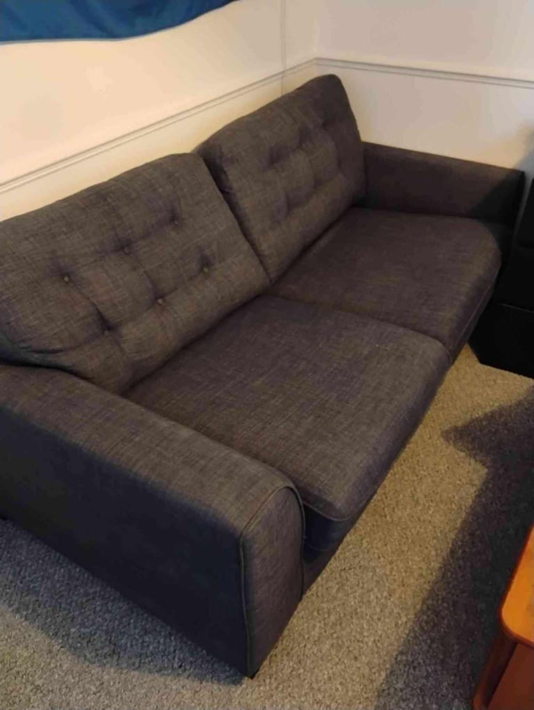 3 seater sofa cushions included