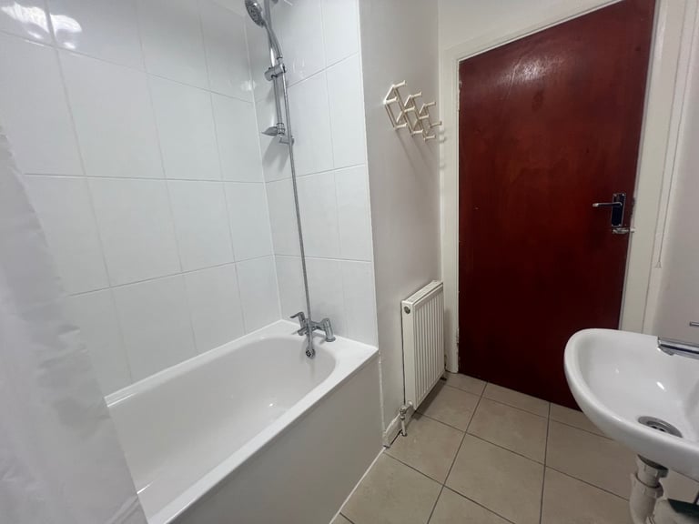 Brand New, Luxury, 1 Bed Garden Flat, 20 Mins To Central London 