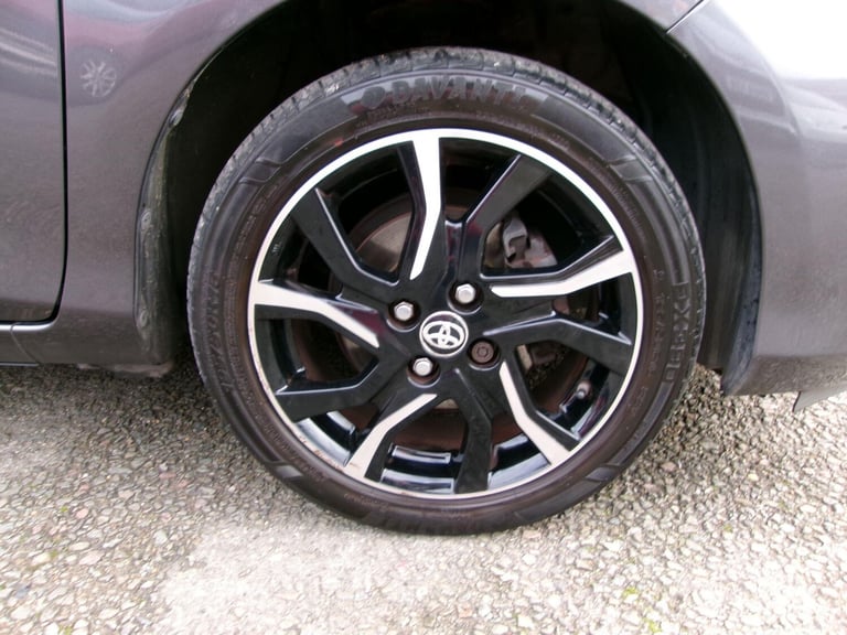 2015 Toyota Yaris 1.33 VVT-i Sport 5dr HATCHBACK PETROL Manual