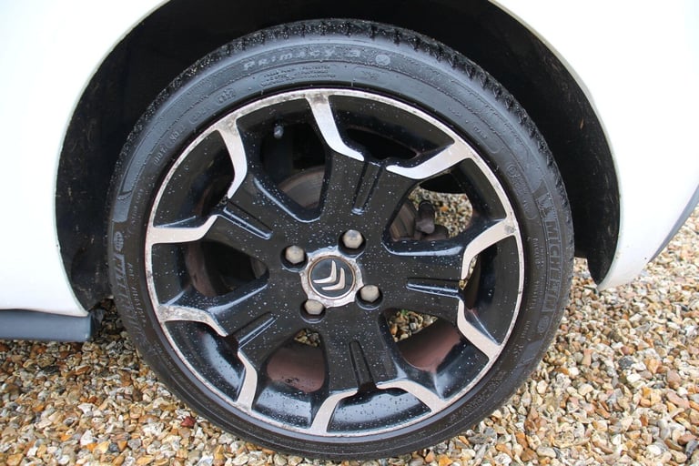 2011 Citroen DS3 1.6 e-HDi Airdream DStyle Plus 3dr HATCHBACK DIESEL Manual