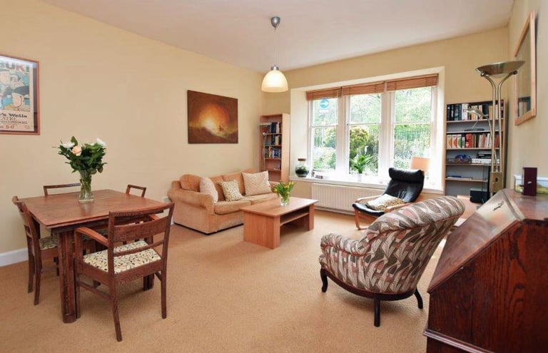 WEST END DOUBLE ROOM WITH PRIVATE ENTRANCE