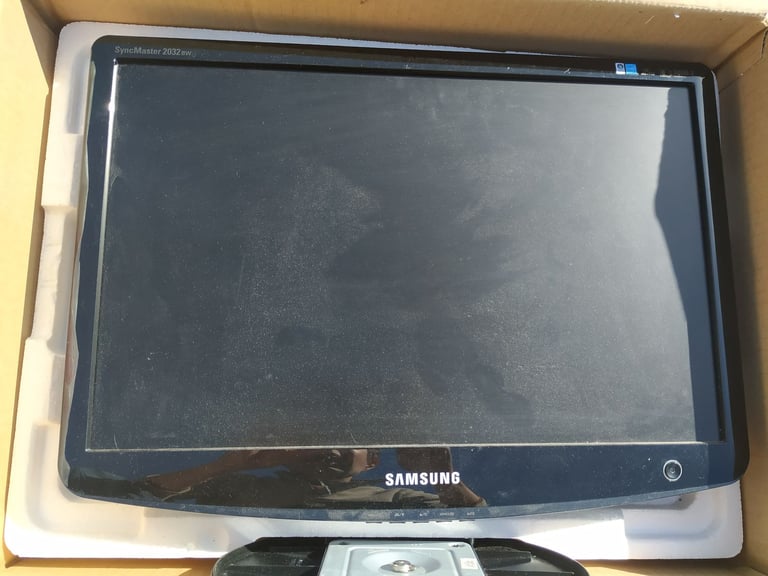 Samsung Monitor, 20 inch, RGB and DVI