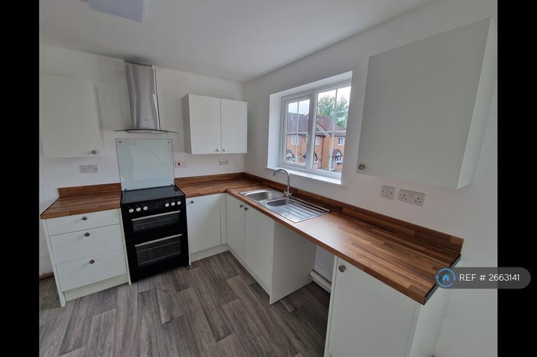 3 bedroom house in Sir Charles Square, Newport, NP10 (3 bed) (#2663141)