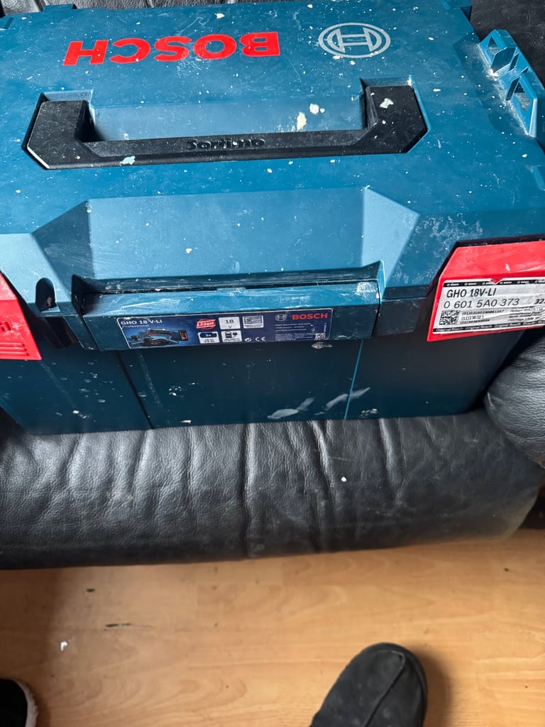 Bosch tools 18v planer set comes with batteries and charger set 