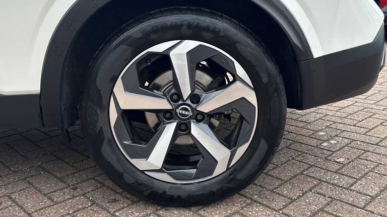 2022 Nissan Qashqai 1.3 DiG-T MH 158 N-Connecta 5dr Xtronic Hatchback Petrol Automatic