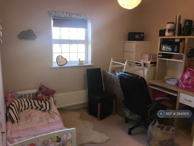 2 bedroom flat in St. Peters Way, Stratford-Upon-Avon, CV37 (2 bed) (#2643105)
