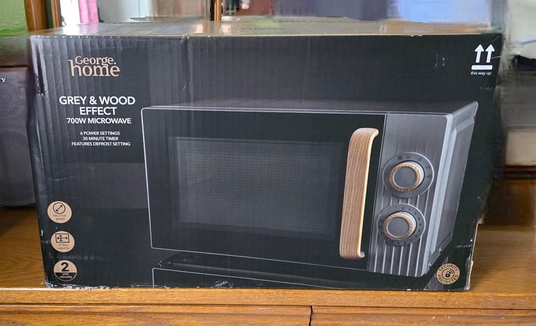 image for Microwave 700W - Brand New