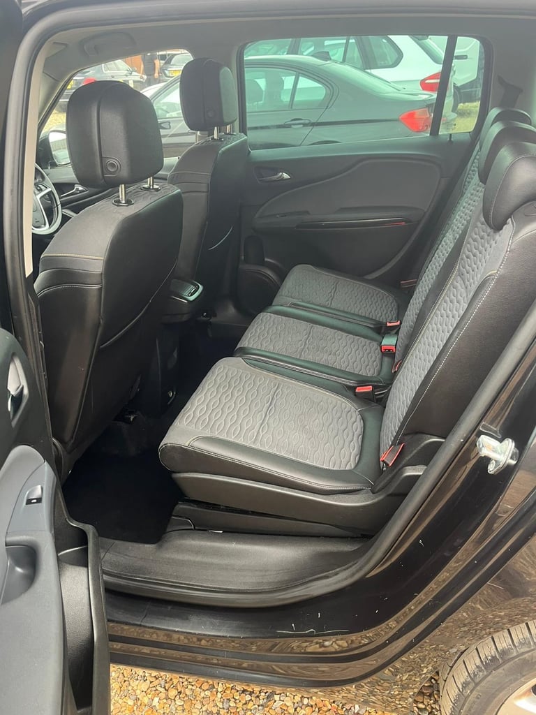 2013 Vauxhall Zafira Tourer 1.4T 16V SE Euro 5 5dr MPV Petrol Manual