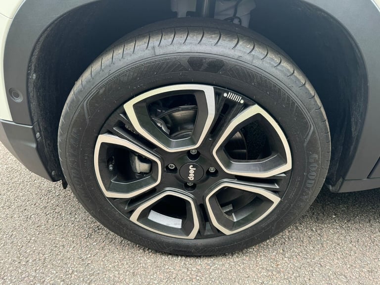 2025 Jeep Avenger 1.2 e-Hybrid Summit 5dr DCT Hatchback Petrol Automatic