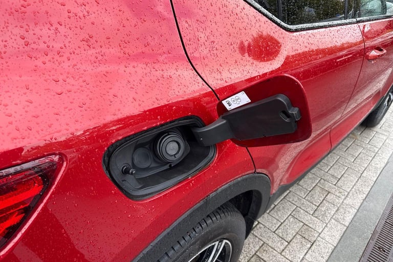 2022 Volvo XC40 2.0 B4 MHEV Plus SUV 5dr Petrol Hybrid DCT Auto AWD Euro 6 (s/s) (197 ps) ESTATE ...