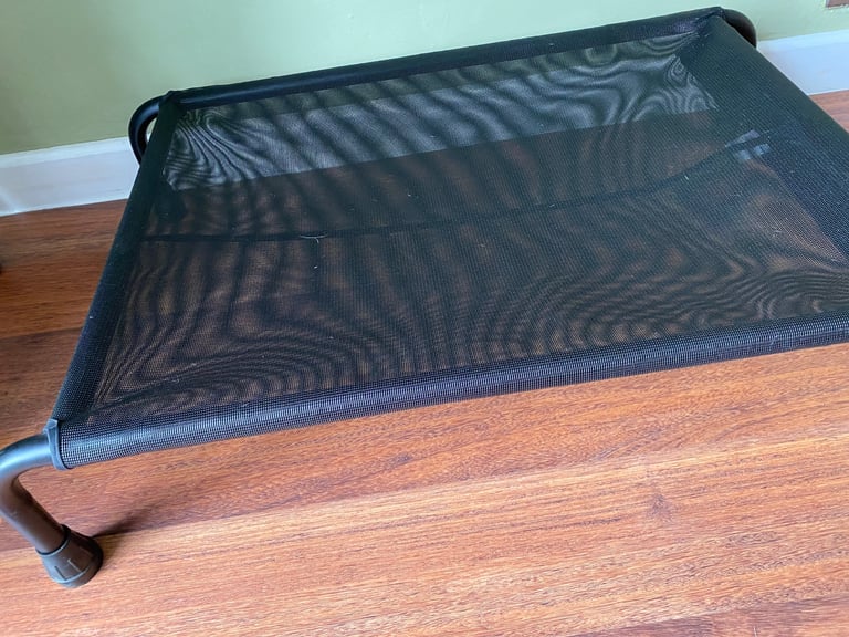 HiK9 raised dog bed with snuggle tunnel