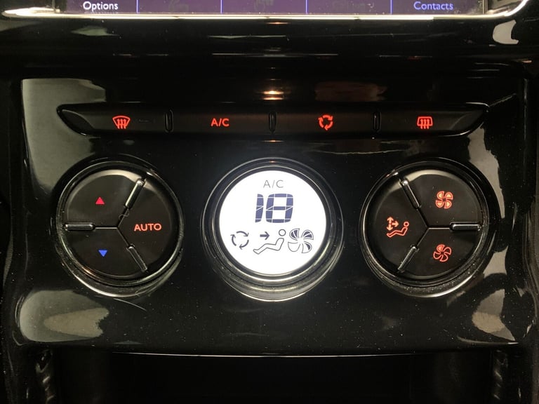 2016 DS Automobiles DS 3 1.2 PureTech Elegance 3dr HATCHBACK PETROL Manual