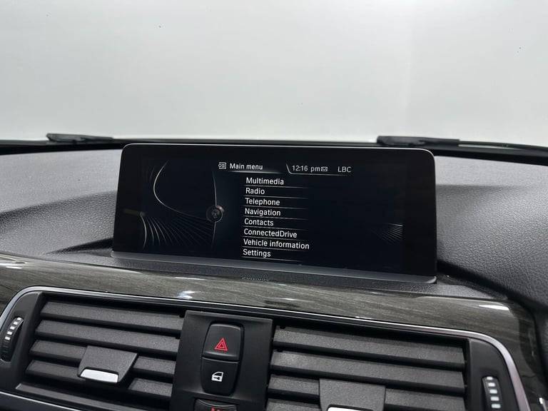 2016 BMW 3 Series 3.0 330d Luxury Touring Auto Euro 6 (s/s) 5dr ESTATE Diesel Automatic