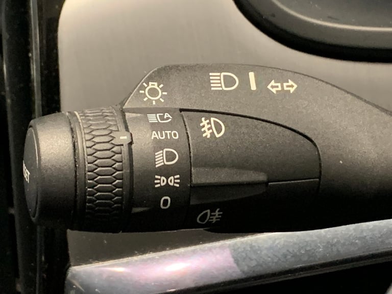 2019 Volvo V90 2.0 D4 Momentum Plus Estate 5dr Diesel Auto Euro 6 (s/s) (190 ps) - SENSUS  Estate...