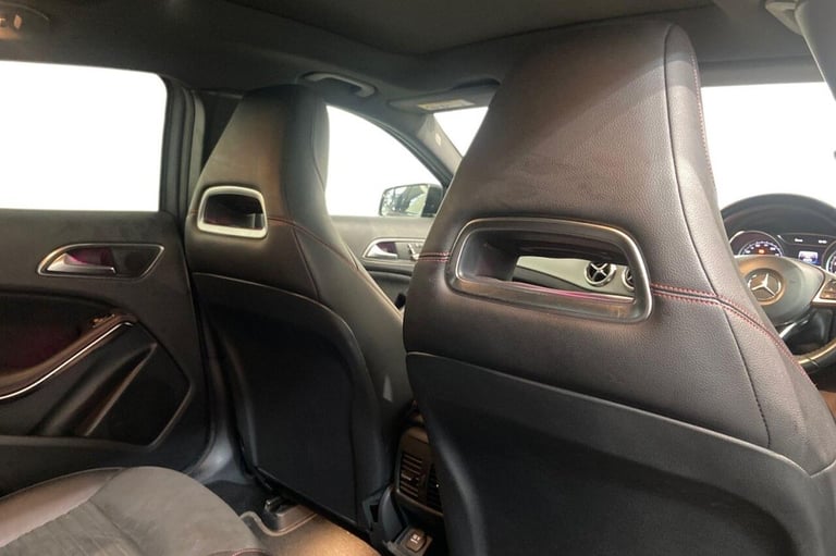 2018 68 MERCEDES-BENZ GLA CLASS 1.6 GLA200 AMG LINE (PREMIUM PLUS) SUV 5DR PETRO