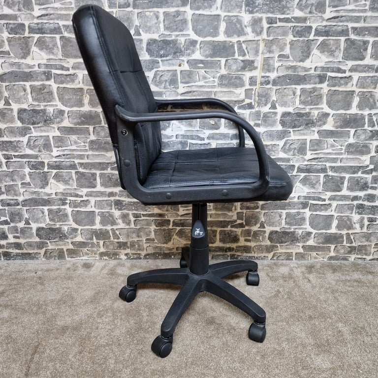 Black Swivel Office Chair