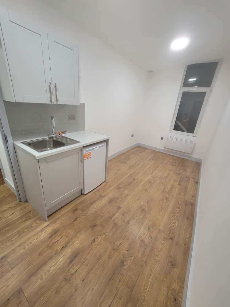 Studio to rent in Kingston upon Thames Area, (KT1 2HG) DSS welcome (over 35 years)