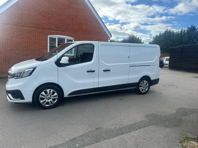 2022 Renault Trafic 2.0 dCi Blue LL30 Sport L2 H1 Euro 6 (s/s) 5dr PANEL VAN Diesel Manual