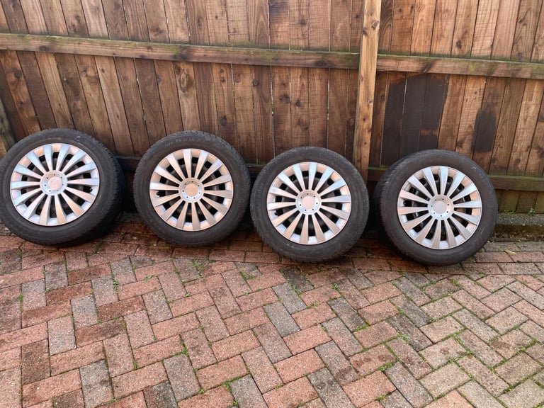 4 steel wheels with winter tyres 