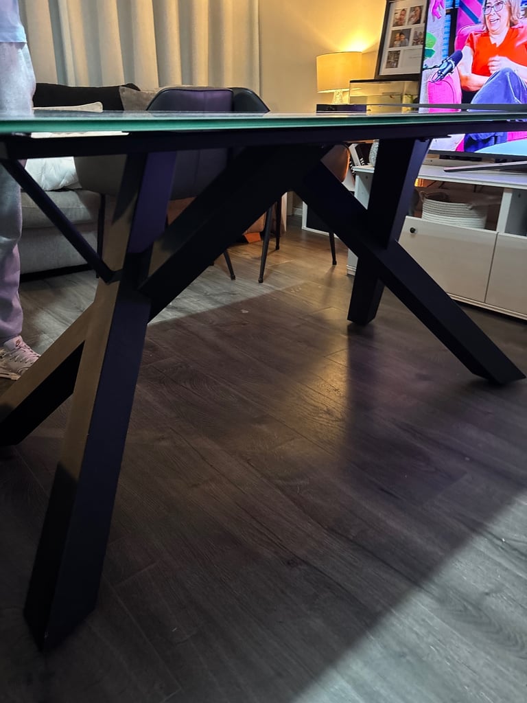 Dining table (no chairs)