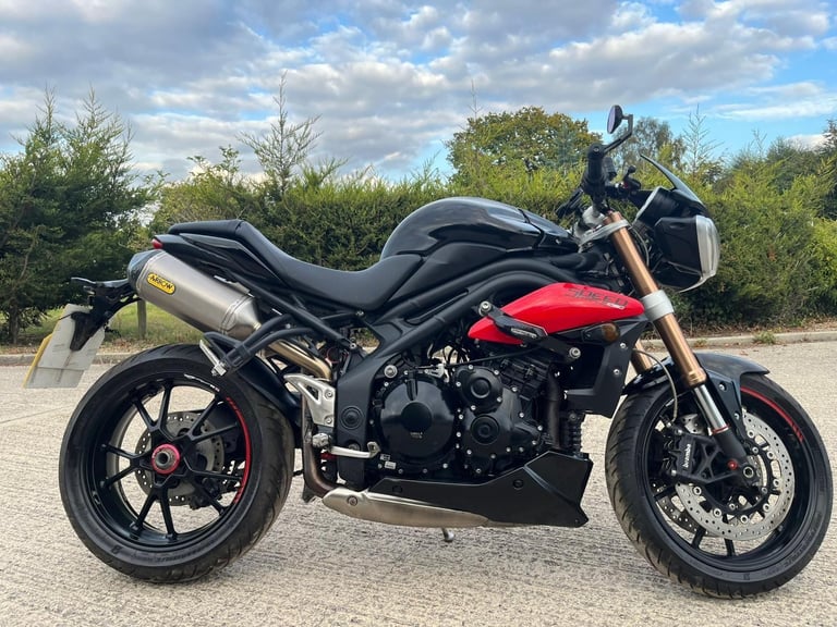 2013 13 TRIUMPH SPEED TRIPLE 1050 R BLACK NEW MOT HISTORY 12k MILES NAKED