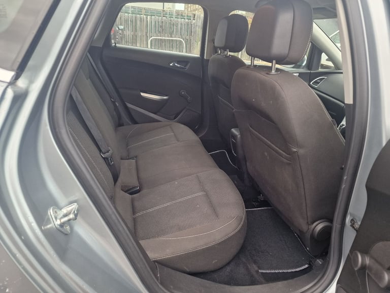 Vauxhall, ASTRA, Hatchback, 2010, automatic 1598 (cc), 5 doors