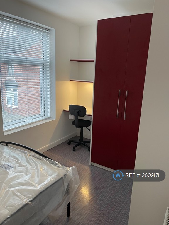 4 bedroom house in Myrtle Street, Middlesbrough, TS1 (4 bed) (#2609171)