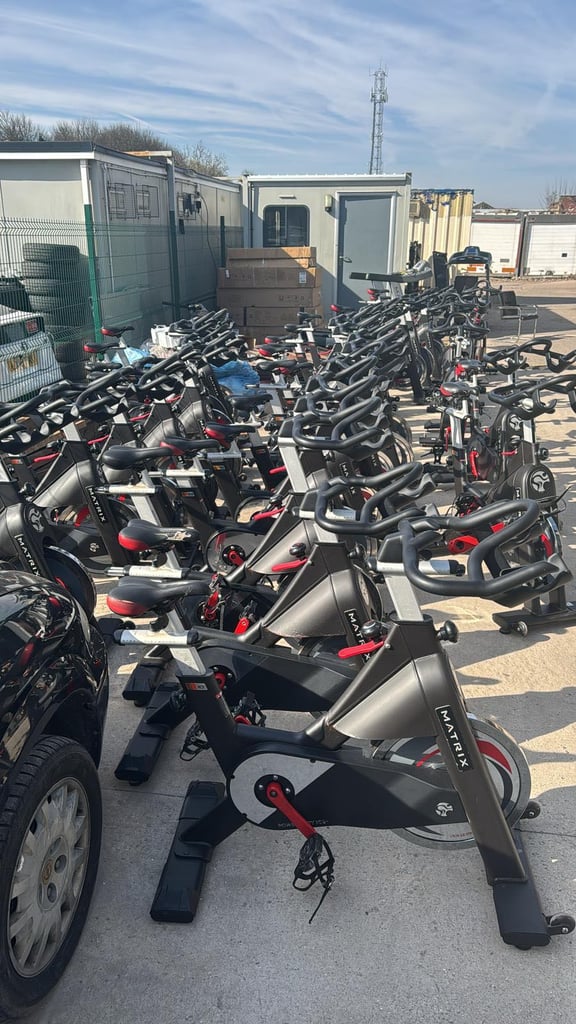 EXERCISE & Gym equipments (TREADMILL Cross Trainers, Bikes, Rowing machines, Dumbbells, sqatrack)