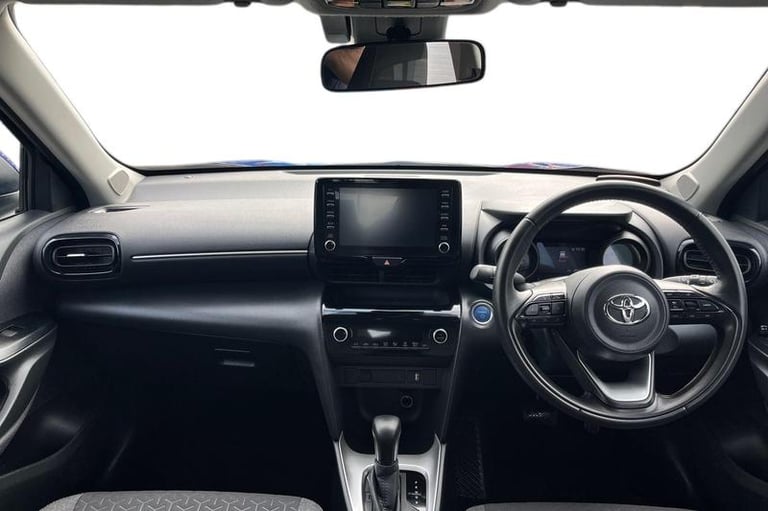 2022 Toyota Yaris Cross 1.5 Hybrid Icon 5dr CVT, Parking sensors, Media Screen, Sat Nav, Multifun...