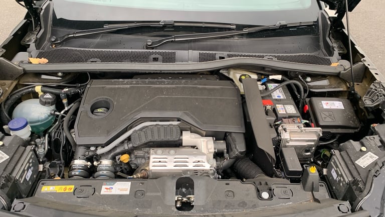 2025 Peugeot 2008 1.2 HYBRID GT SUV 5dr Petrol Hybrid e-DSC6 Euro 6 (s/s) (136 ps) SUV Hybrid Aut...