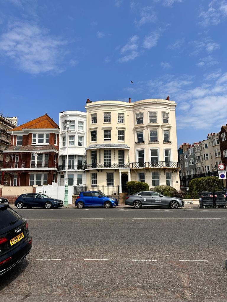 Seafront flat to rent