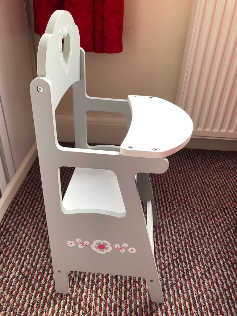 Toy highchair and bunkbed