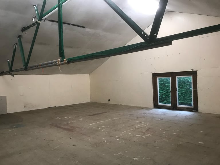 Workshop / Studio / Storage unit to let.