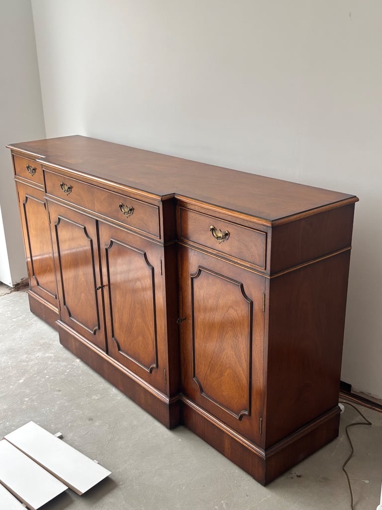 image for VERY GOOD CONDITION Reproduction Breakfront Mahogany Sideboard