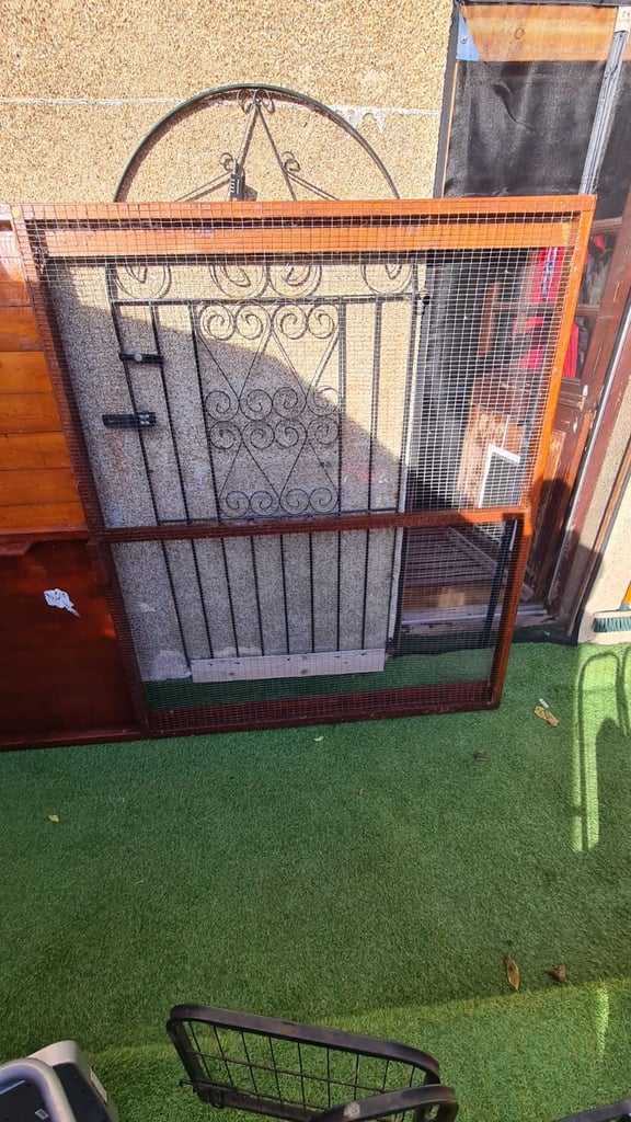 Cattery 8ft x 4 ft
