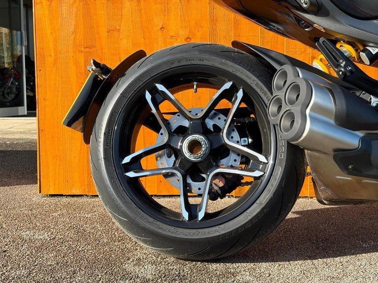 DUCATI XDIAVEL V4