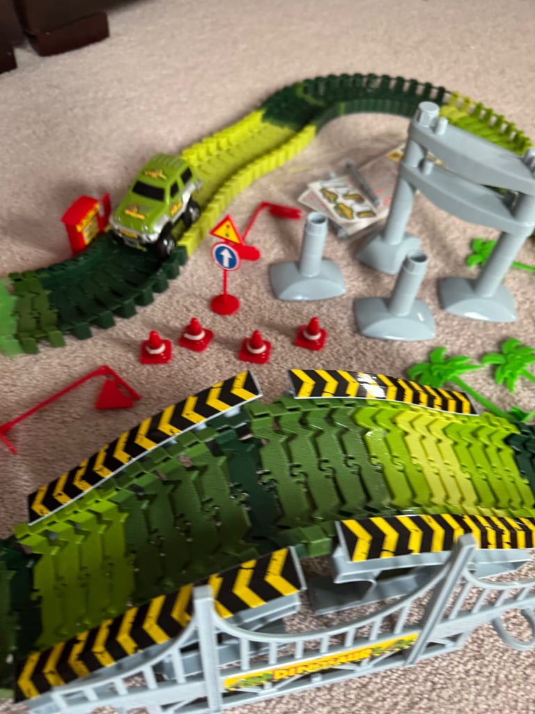 Flexible track and car