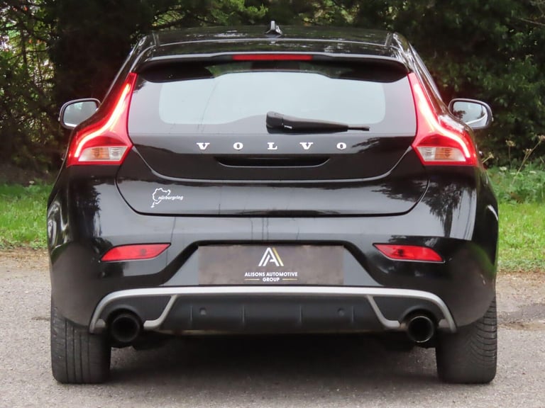 2017 Volvo V40 2.0 T2 R-Design Nav Plus Euro 6 (s/s) 5dr HATCHBACK Petrol Manual