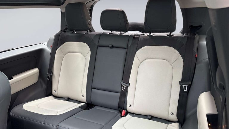 2024 Land Rover Defender 3.0 D250 X-Dynamic HSE 90 3dr Auto ESTATE DIESEL Automatic